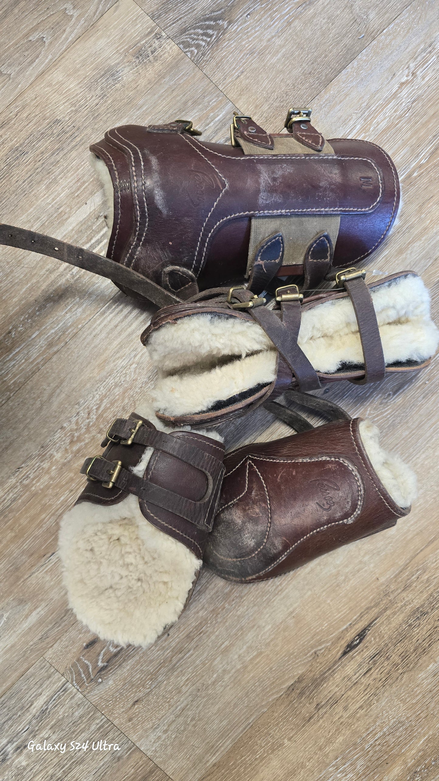 Pessoa Open Front Sheepskin Boots