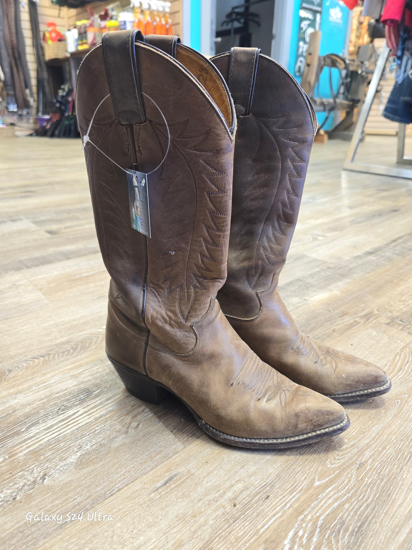 Justin Cowboy Boots, 6.5